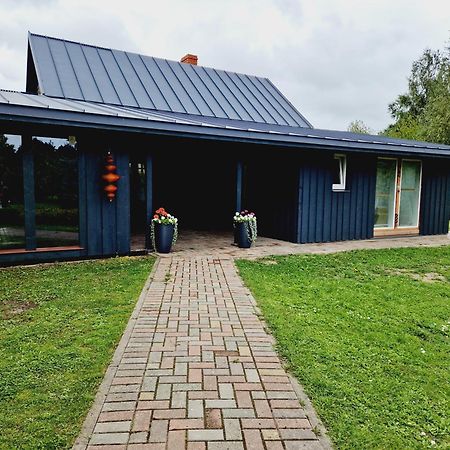 Guest House Podnieki Ventspils Exterior photo